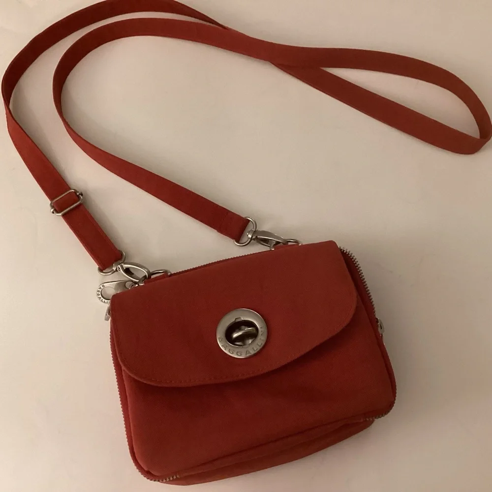 Baggallini Crossbody Bag Red with Orange interior. - Picture 1 of 5